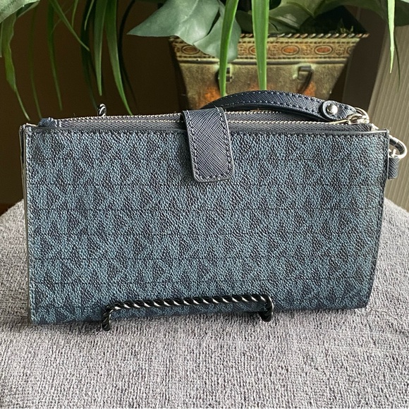 Michael Kors Jet Set Travel Double Zip Wristlet Wallet Signature Black EUC - Picture 5 of 16